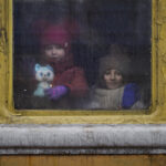 Eine Welle der Menschlichkeit: Flüchtende Kinder in der Ukraine