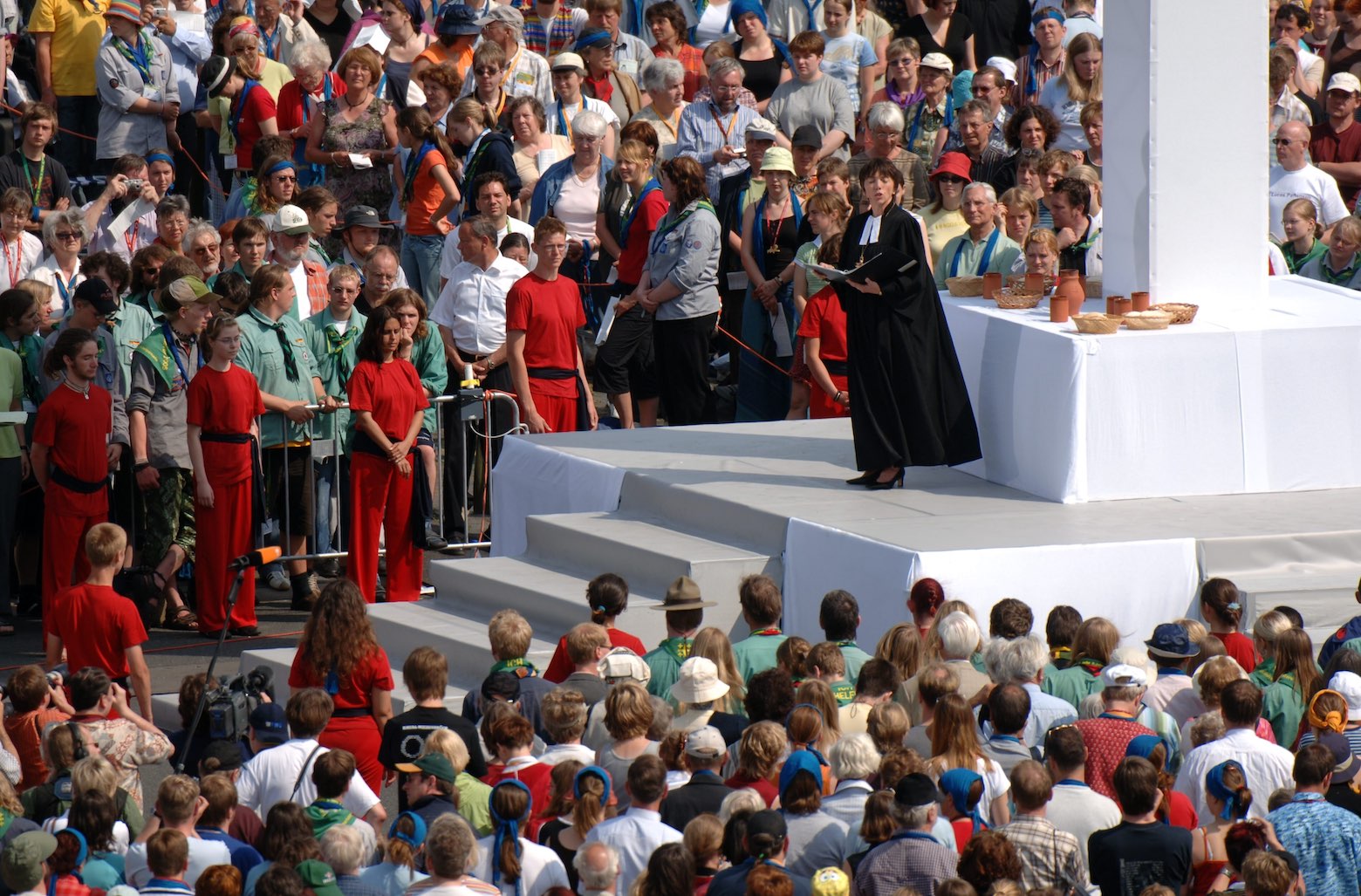 Margot Käßmann spricht vor 100.000 Besuchern des Kirchentags 2005